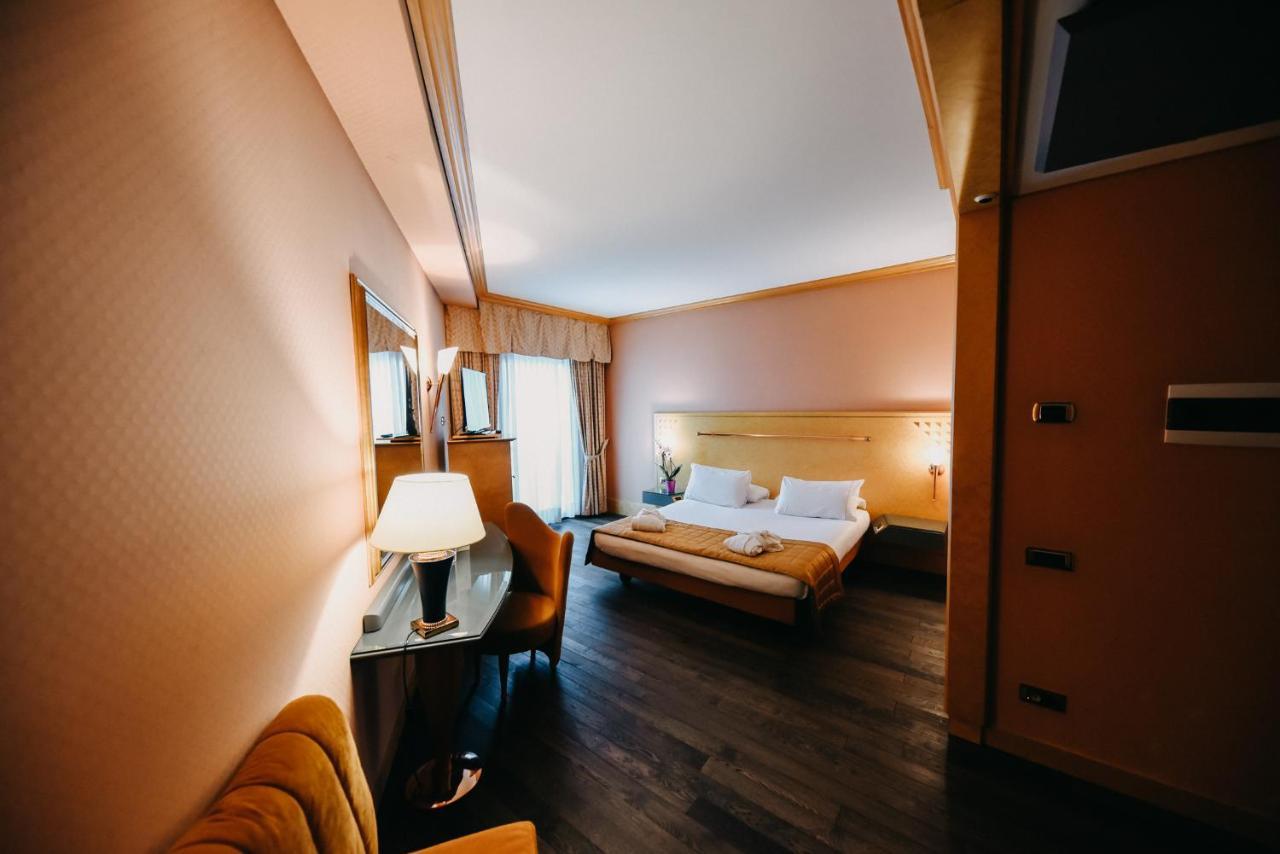 Shg Hotel Antonella Pomezia Dış mekan fotoğraf